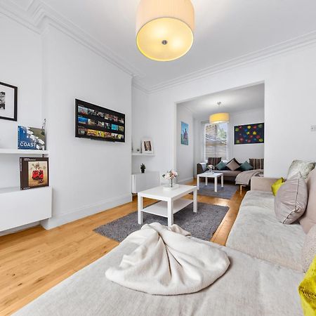 Luxury 4-Bedroom Modern Flat In Central London Steps From Station, Sleeps 9 In Style! Exterior photo