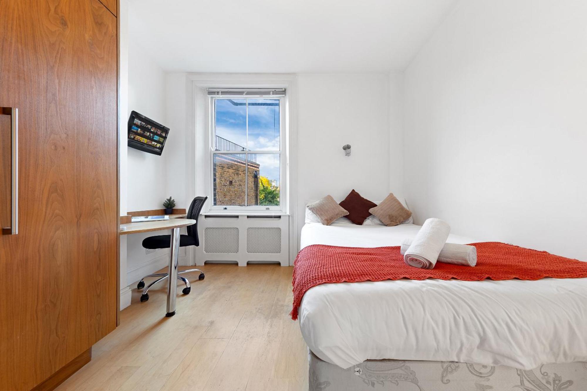 Luxury 4-Bedroom Modern Flat In Central London Steps From Station, Sleeps 9 In Style! Exterior photo