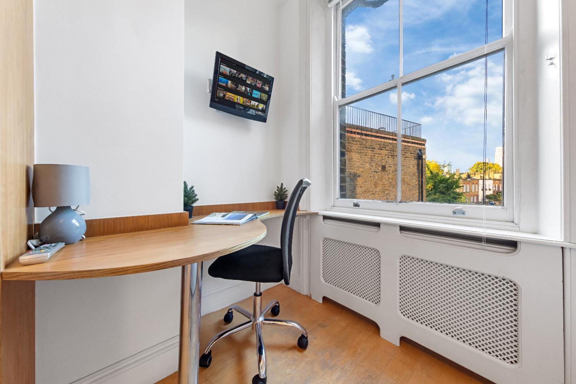 Luxury 4-Bedroom Modern Flat In Central London Steps From Station, Sleeps 9 In Style! Exterior photo