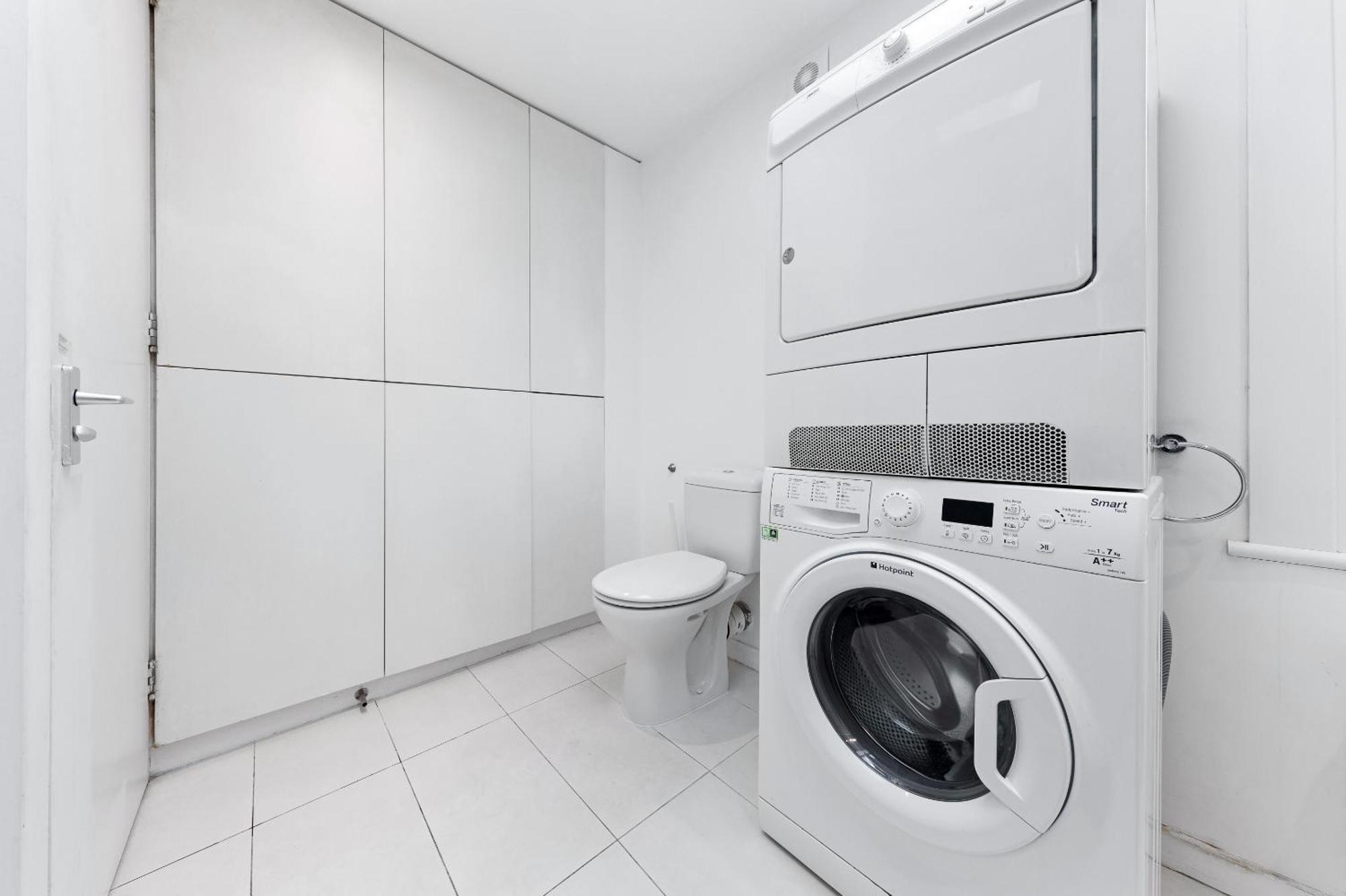 Luxury 4-Bedroom Modern Flat In Central London Steps From Station, Sleeps 9 In Style! Exterior photo