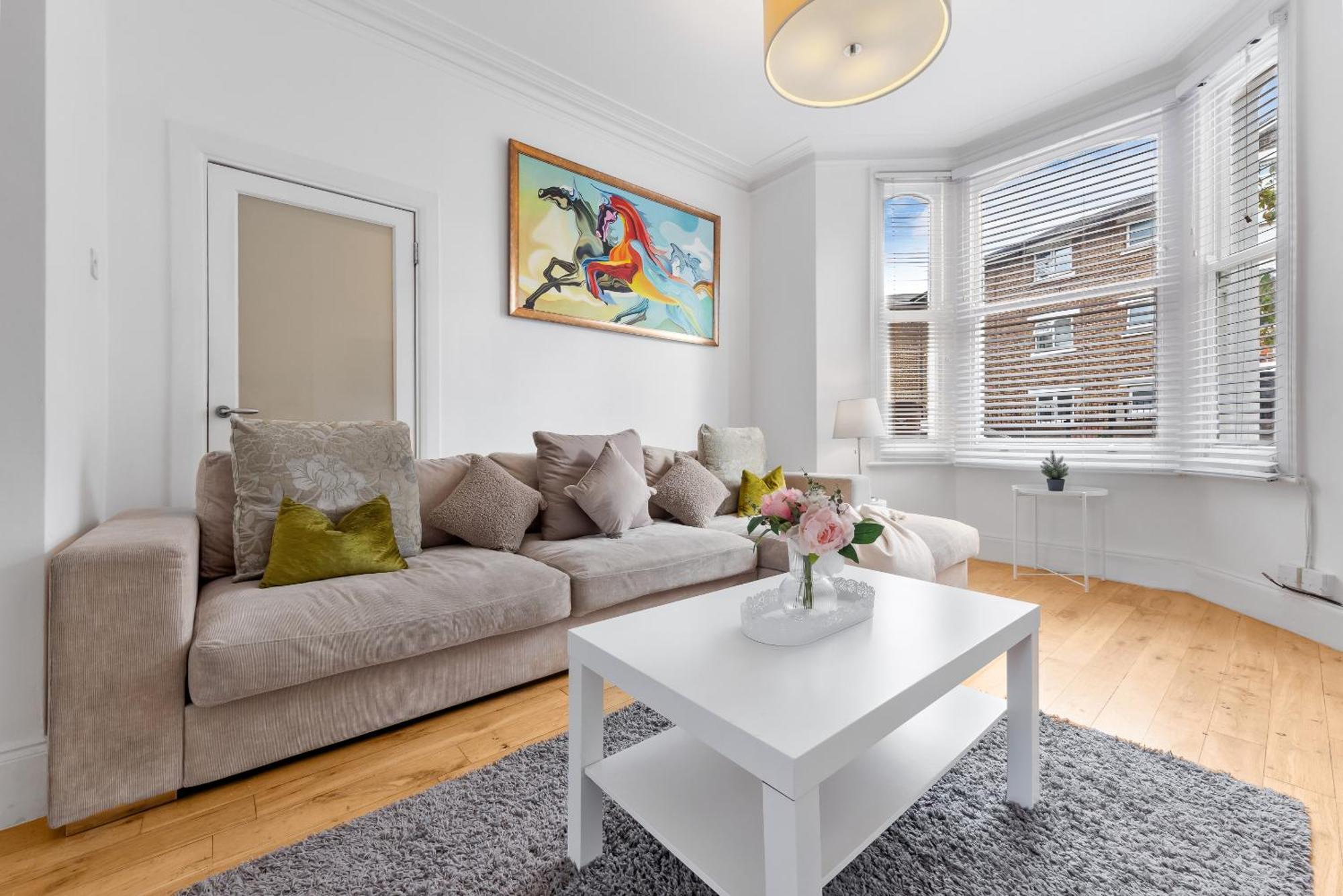 Luxury 4-Bedroom Modern Flat In Central London Steps From Station, Sleeps 9 In Style! Exterior photo