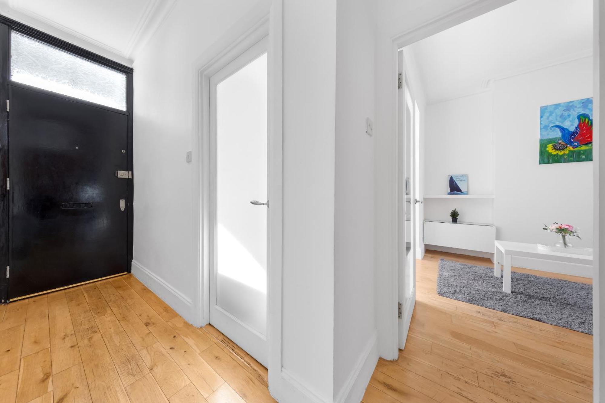 Luxury 4-Bedroom Modern Flat In Central London Steps From Station, Sleeps 9 In Style! Exterior photo