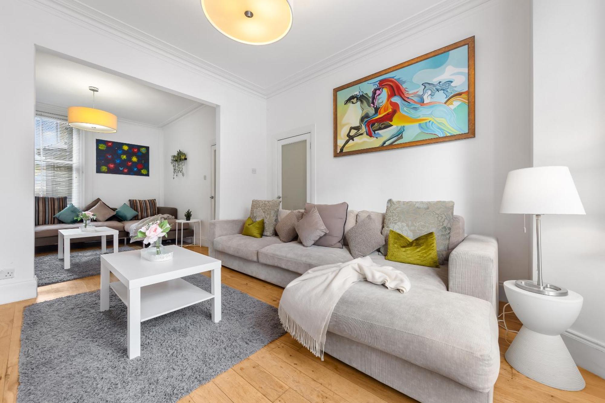 Luxury 4-Bedroom Modern Flat In Central London Steps From Station, Sleeps 9 In Style! Exterior photo