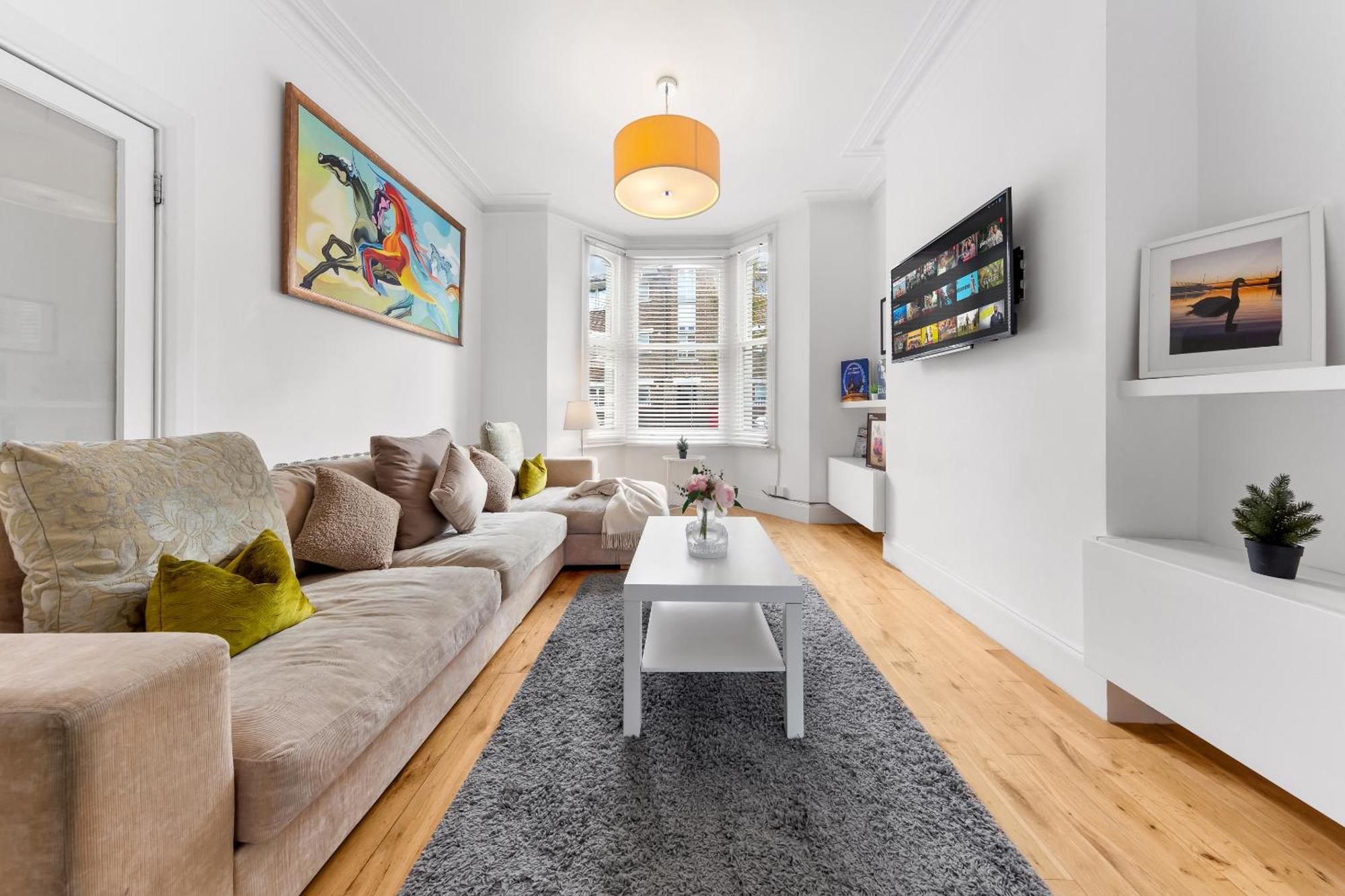 Luxury 4-Bedroom Modern Flat In Central London Steps From Station, Sleeps 9 In Style! Exterior photo